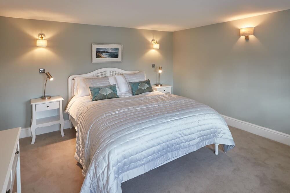 Host Stay Deveraux House