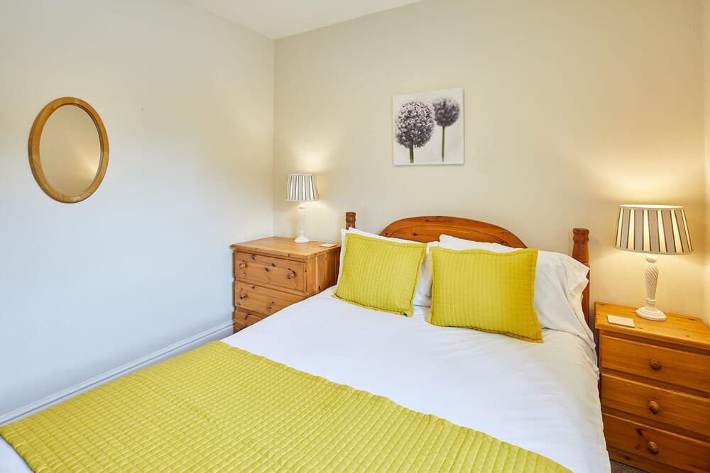 Host Stay Honeysuckle Cottage