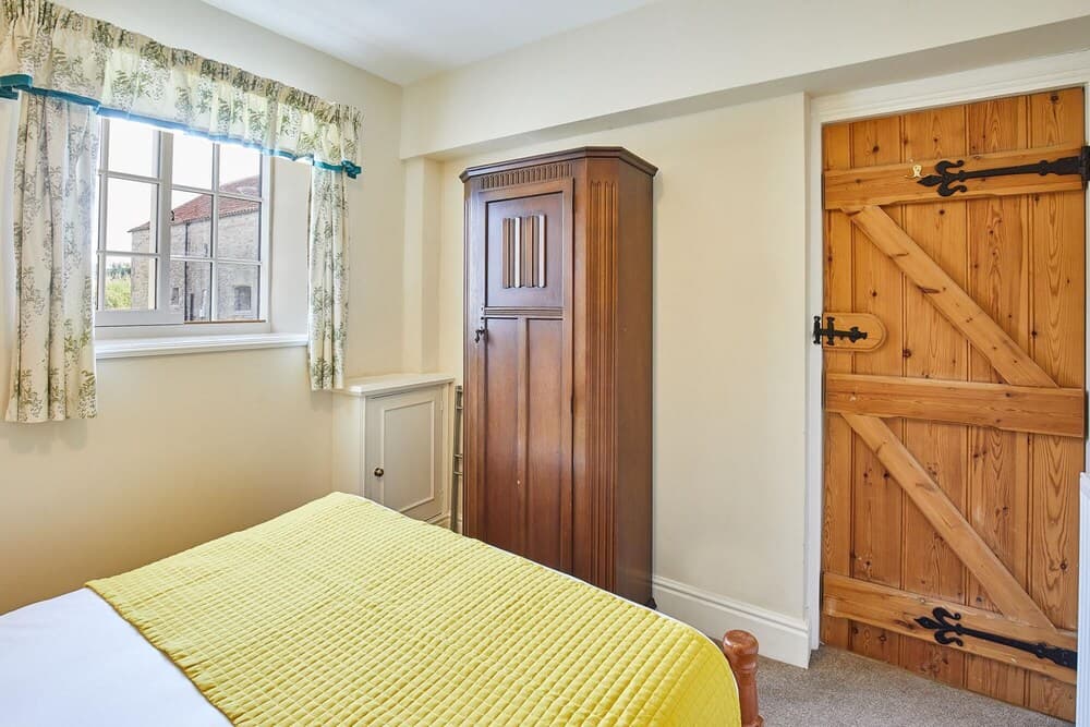 Host Stay Honeysuckle Cottage