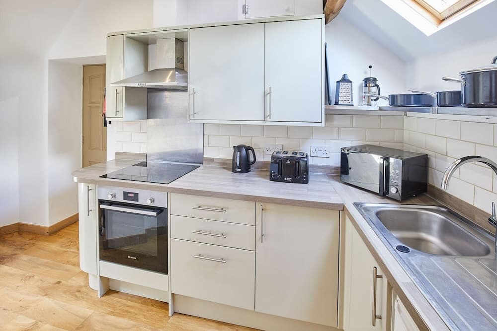 Host Stay Dovecote Cottage