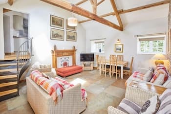 Host Stay Dovecote Cottage