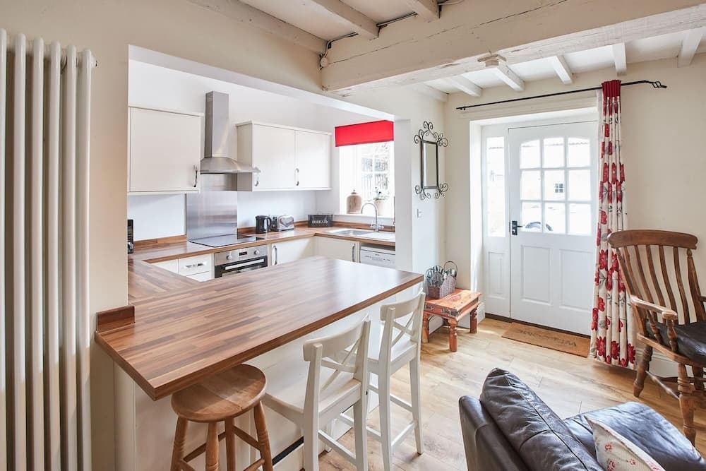 Host Stay Daisy Cottage