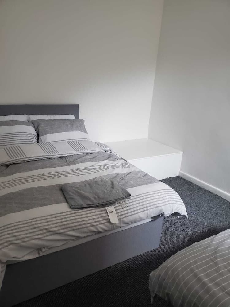 The Lockin Bar &amp; Resturant