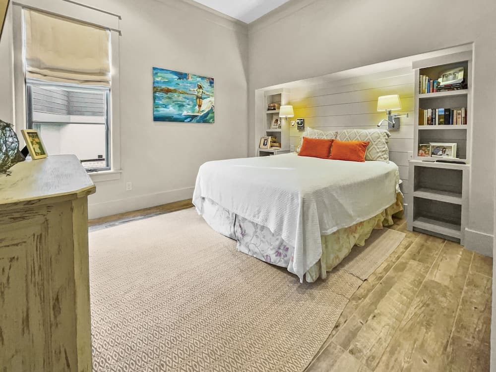 224 Winston Ln 5 Bedroom Home by RedAwning