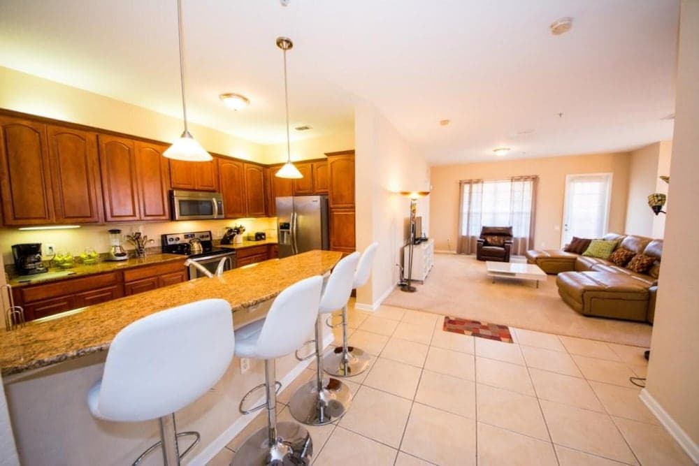 Lui s Vista Cay Condo