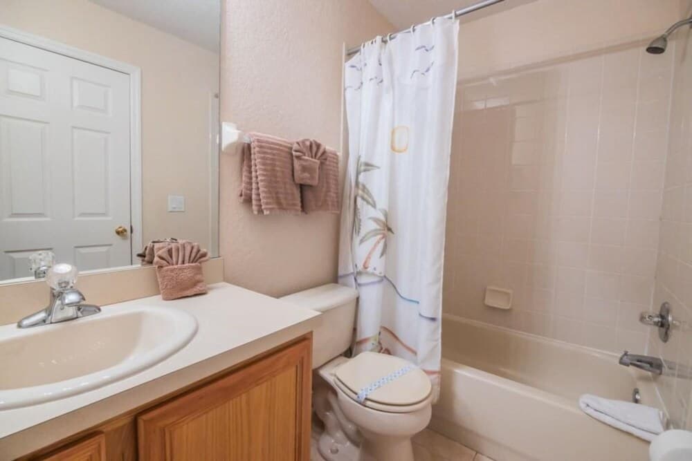 Lynval s Regal Palms Resort Townhome