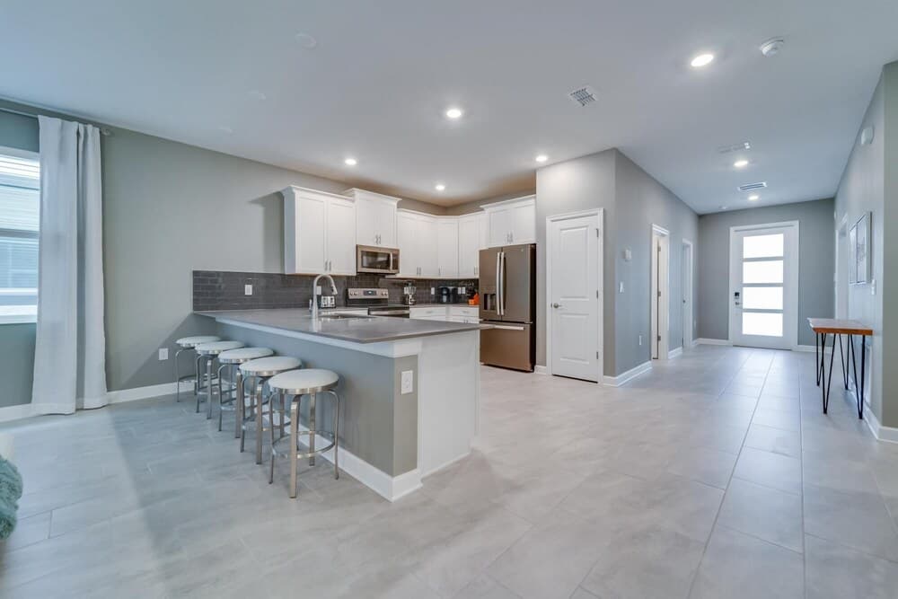 9 Bedroom Family Friendly Retreat - Private Pool