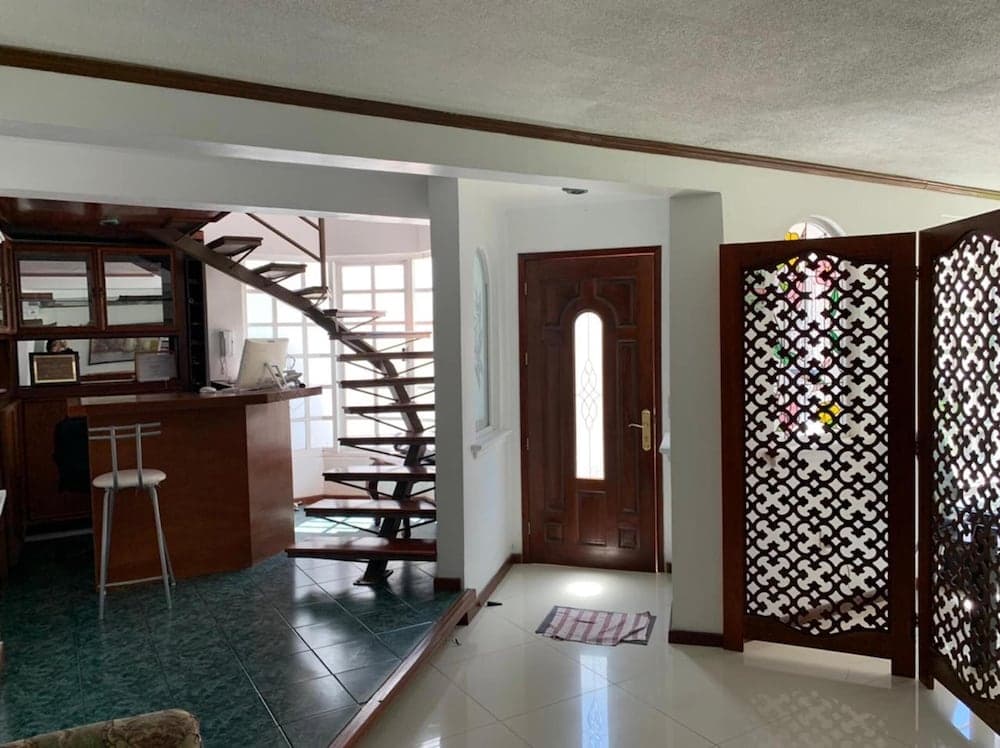 La Aurora Hotel like Home