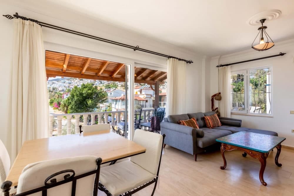 Invigorating Villa With Shared Pool in Kas