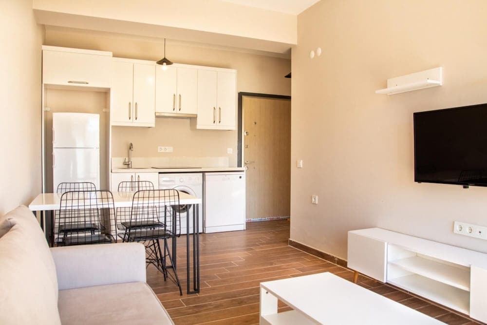 Charming Flat Near Sea With Shared Pool in Cesme