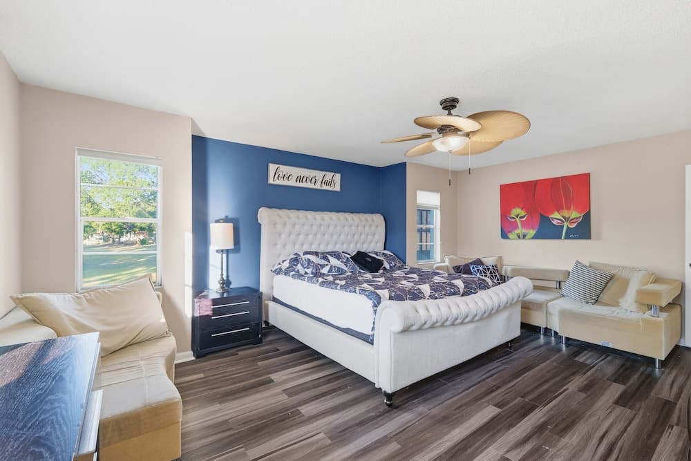 The Lake Home - Beautiful Oasis In The Heart Of Florida! 2 Bedroom Home by RedAwning