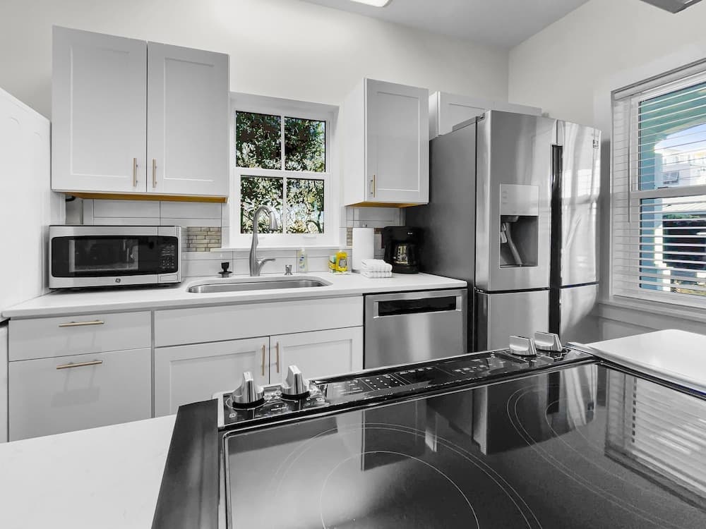 Sand Piper 1 Bedroom Home by RedAwning