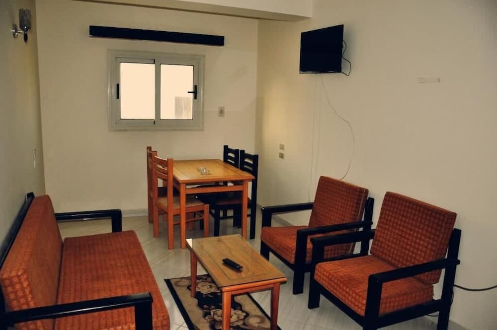 Oasis Hotel Apartments