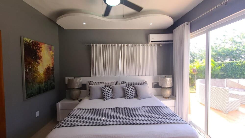 Stylish Secluded Property Just a Short Drive From the Beach