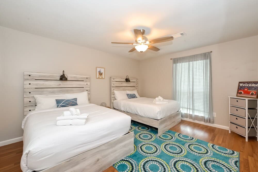 Costa Fortune in Spring Branch, 2 King Bds, Covered Patio, Workcation