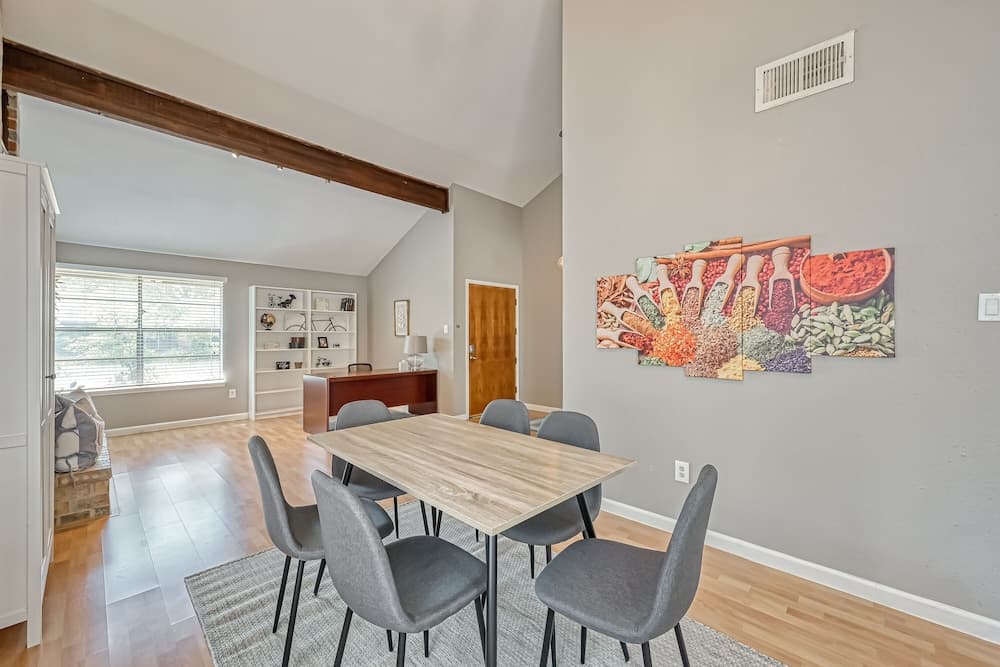 Fort Happy in Katy, 4BR 2 BT, Work-cation, Pet Friendly