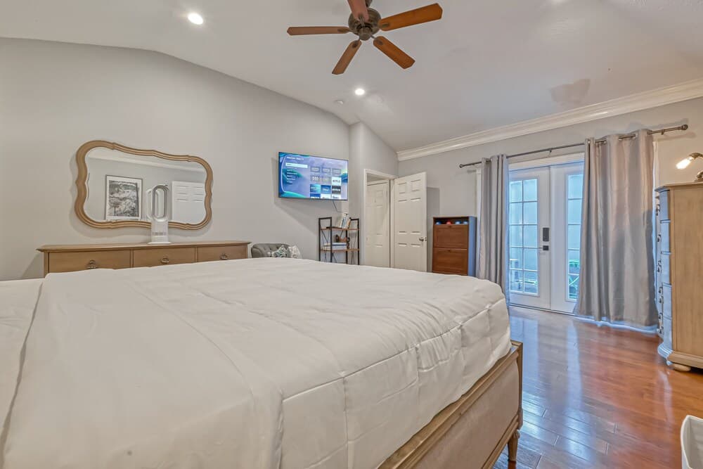 Heights Bungalow in Greater Heights Houston, Child-friendly, Work-cation, Sleeps 8