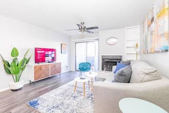 Sola 1BR Work Play Close to Downtown