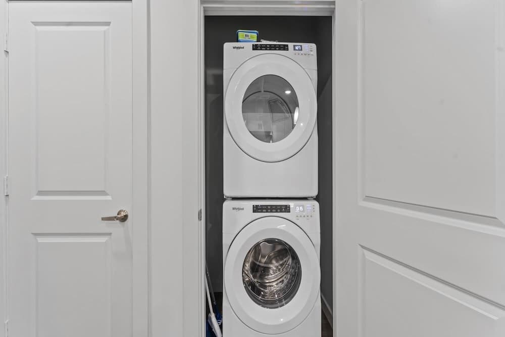 Prime Soco Cozy 1BR King Suite w Pool Parking