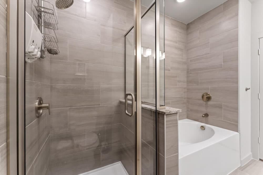 Cozy Chic 2BR King Suite Close to DT Domain UT