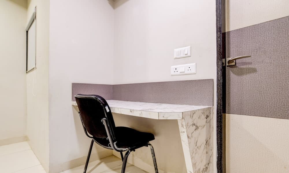 Itsy By Treebo - Urban Elite