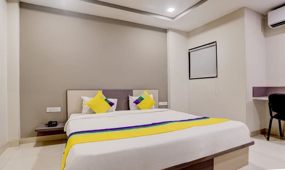 Itsy By Treebo - Urban Elite