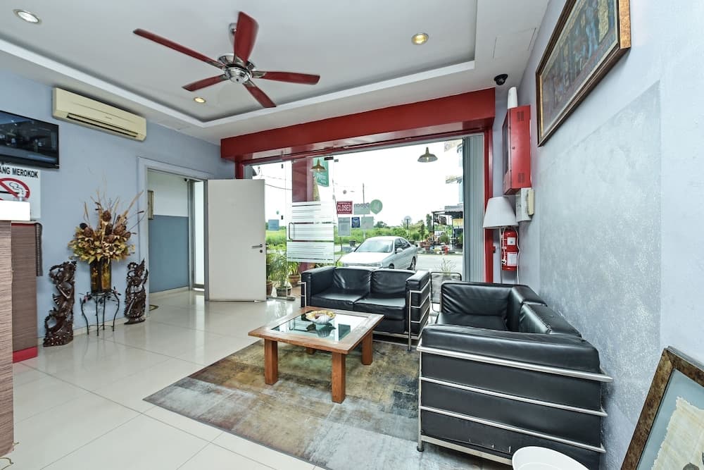 Hotel O M Three Hotel