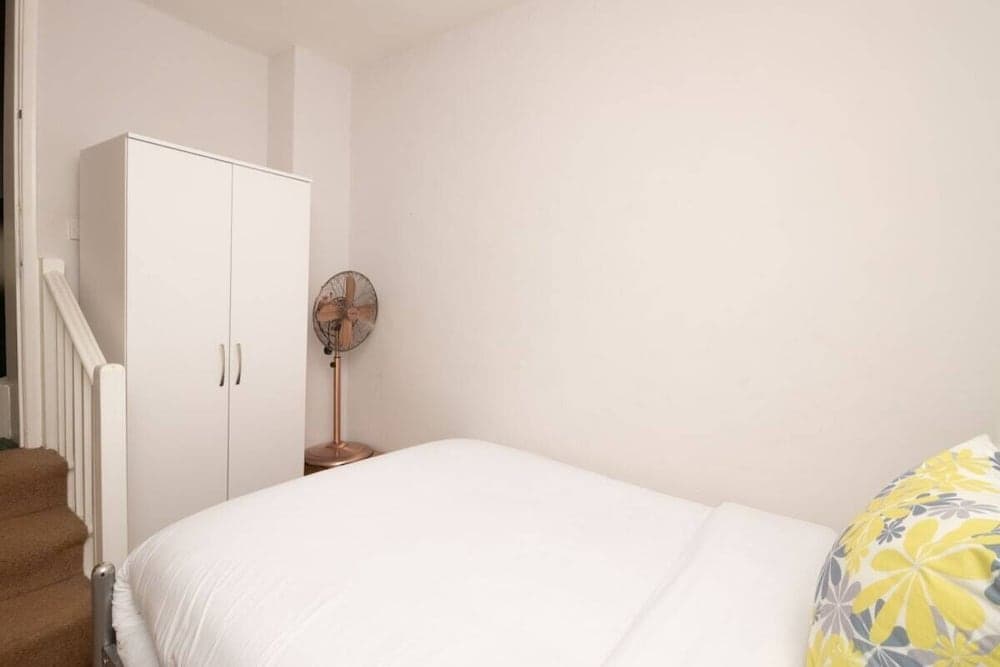 The Angel Place Hideaway - Fair 4bdr House With Terrace