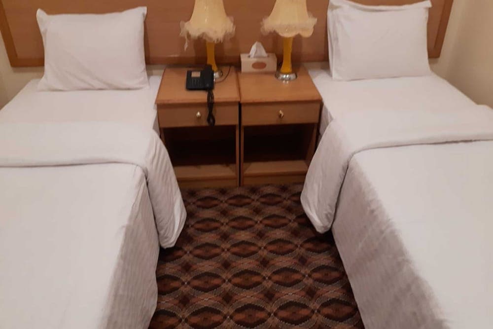 OYO 142 Al Sharqiya Sands Hotel