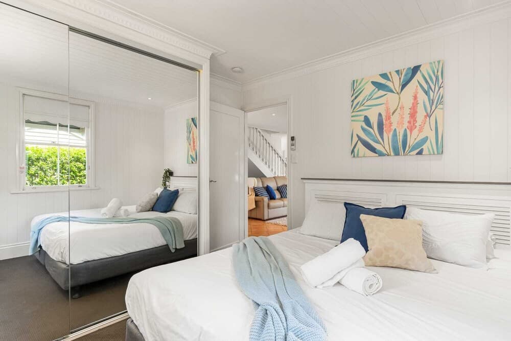 Family Home in Balmoral - Family Stays