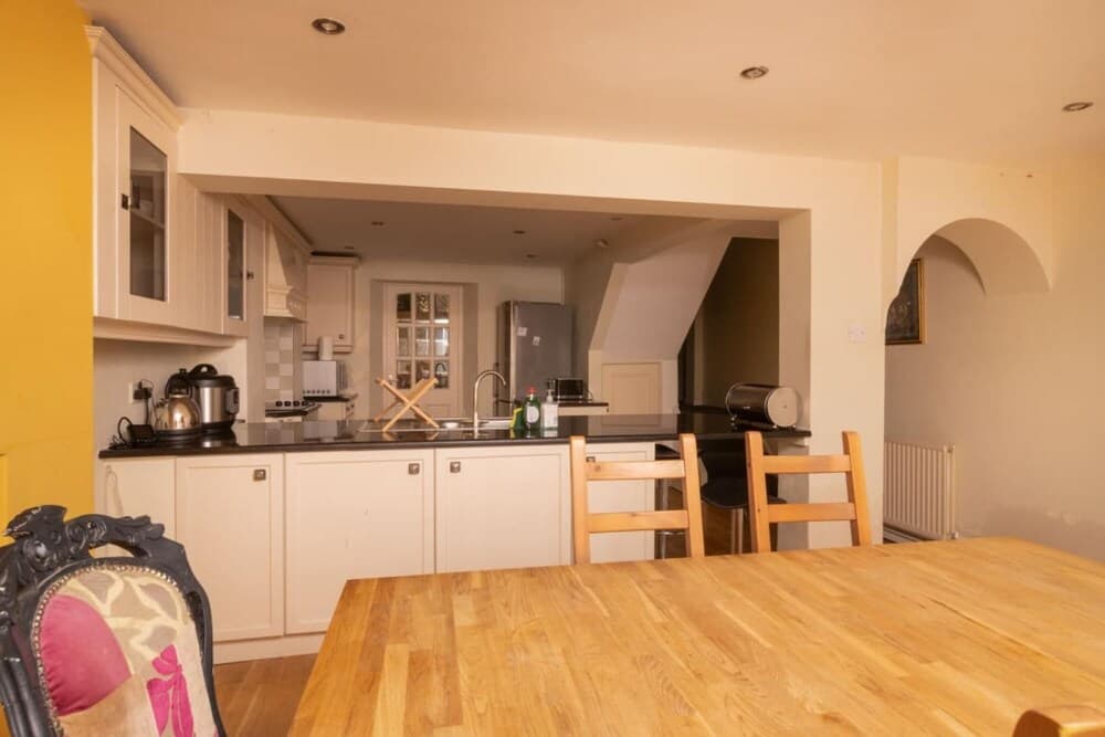 The Angel Place Hideaway - Fair 4bdr House With Terrace