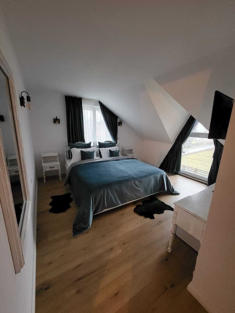 EDEN BY THE MOUNTAIN