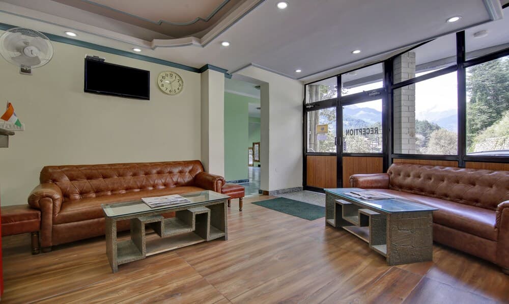 Itsy By Treebo - Chichoga Holiday Inn With River View