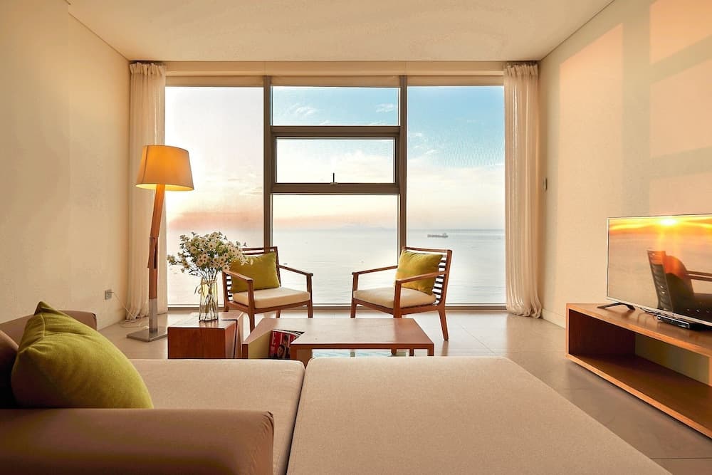 The Chic Apartment For Family