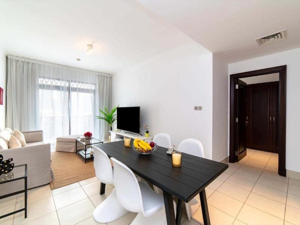 Elegant Escape of Downtown