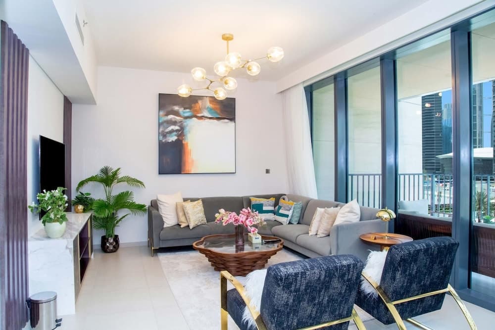 Lux 4BR Duplex in Blvd of Downtown