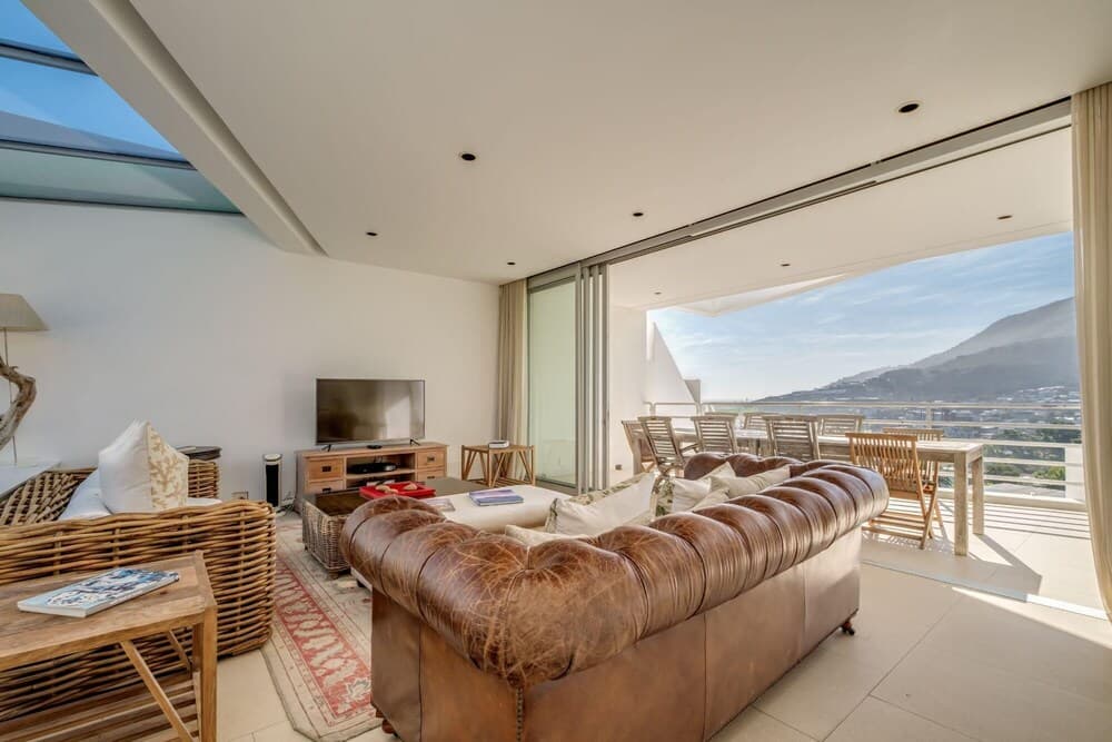 Six Bedroom Holiday Villa on Three Levels With Private Pool Silvertree