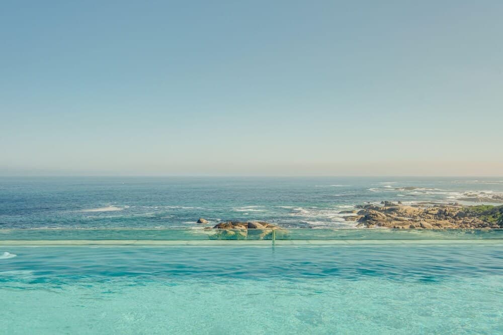 Gorgeous Camps Bay Apartment in Secure Block With Sea Views Caliche