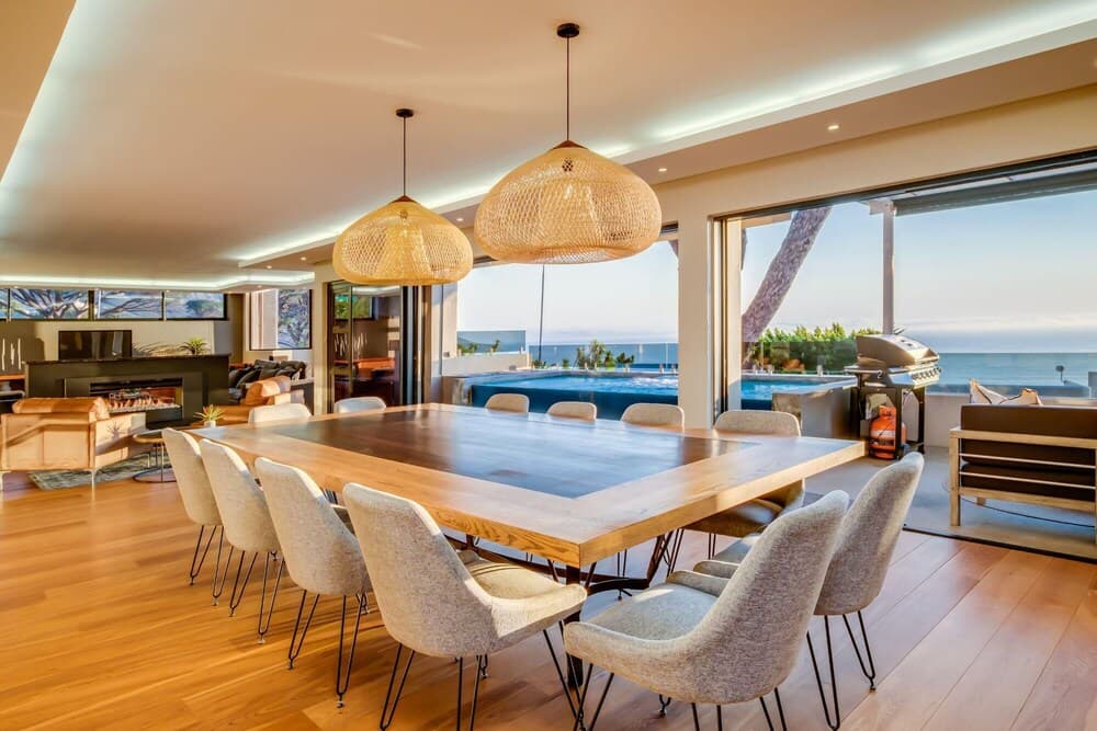 Spacious Family Villa in Camps Bay With Breathtaking Views Ocean Pearl
