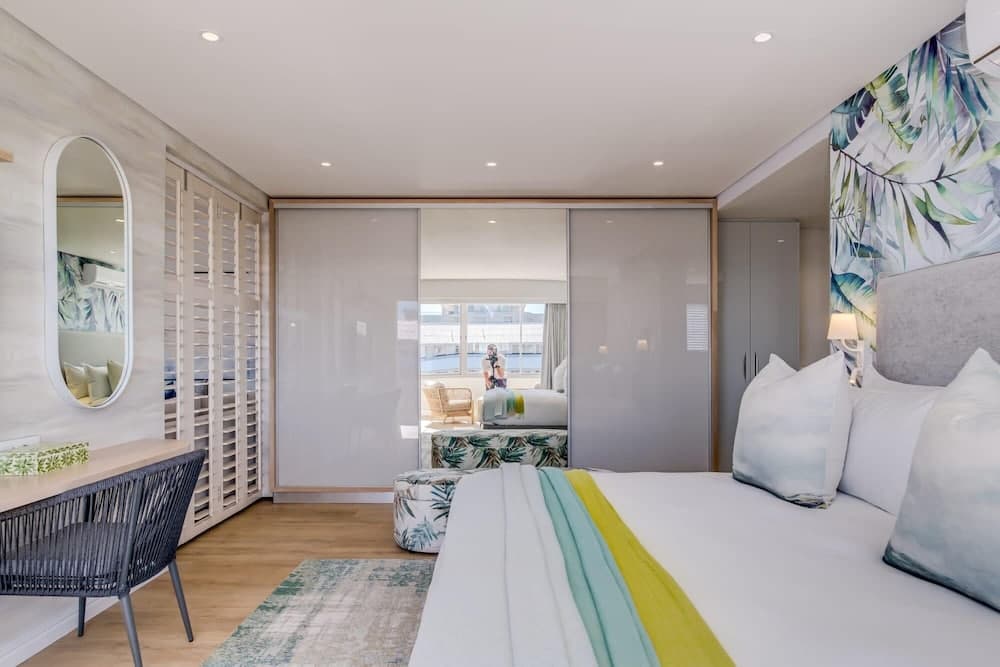 Exquisite Apartment in Mouille Point Near to Golf Course