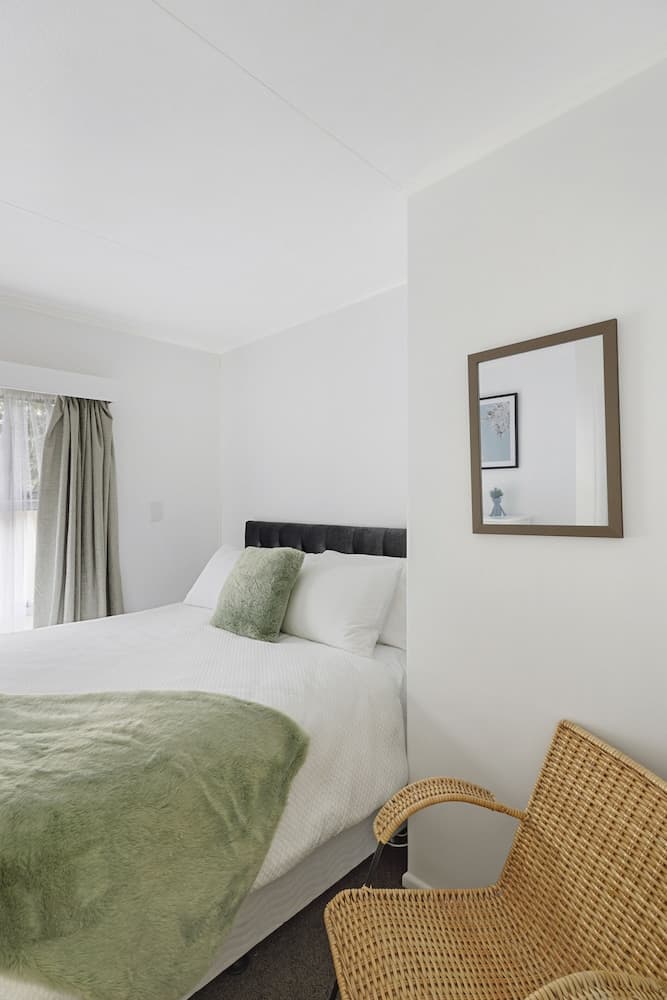 Lakeview Escape with spa - sauna - patio