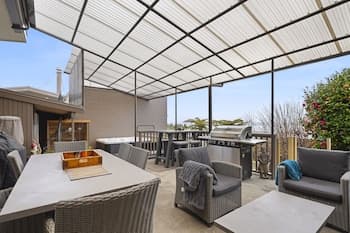 Lakeview Escape with spa - sauna - patio