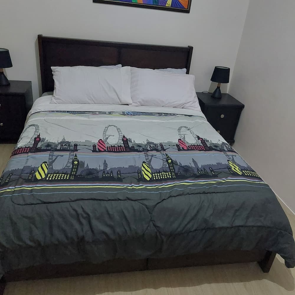 HENRY & ADICHE  EMPERADOR BUILDING