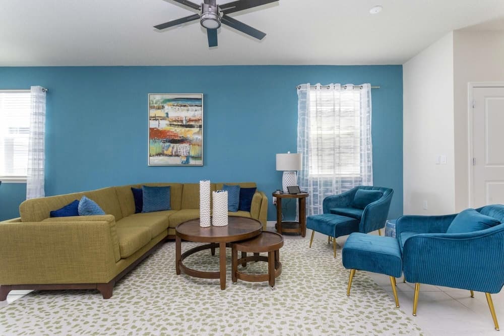 Spacious Themed Home Near Disney