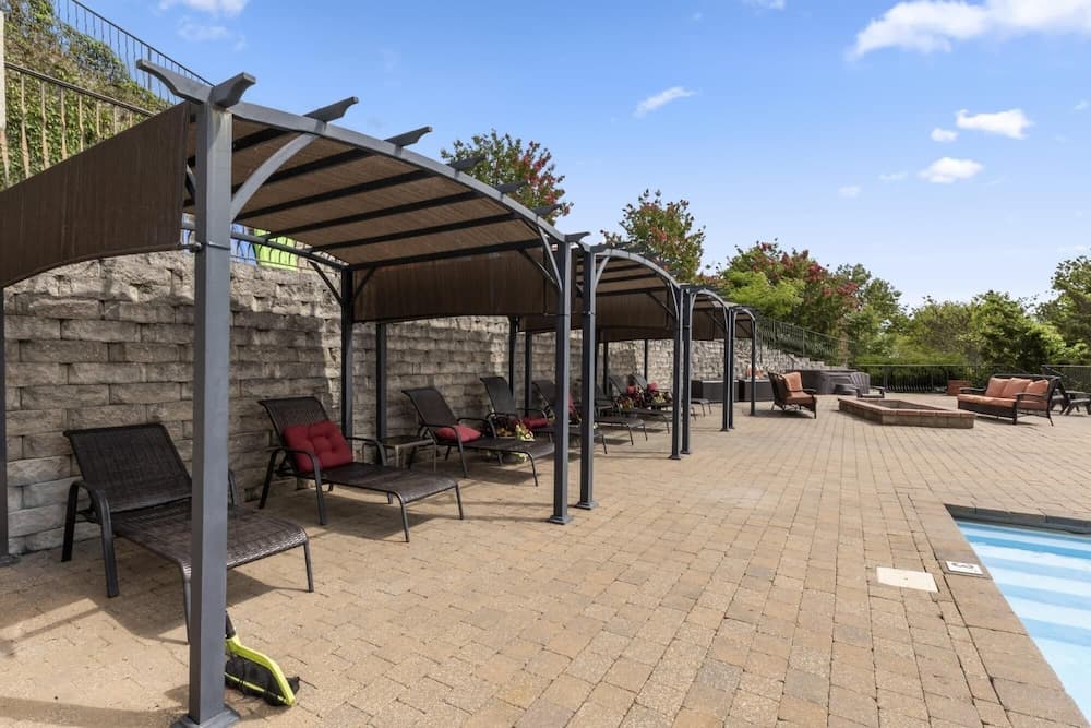 1 Bedroom Lake View Villa - Unit 102