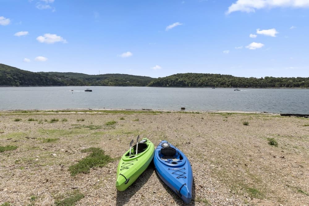 1 Bedroom Lake View Villa - Unit 302