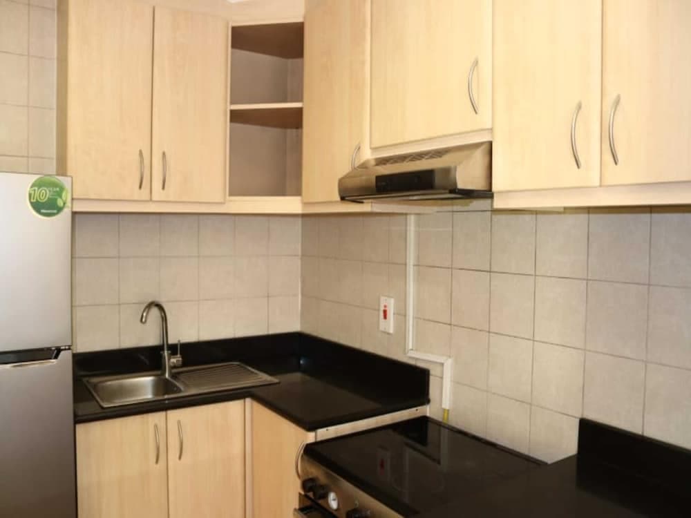 Discovery Gardens - Stunning Studio With Balcony And Free Parking