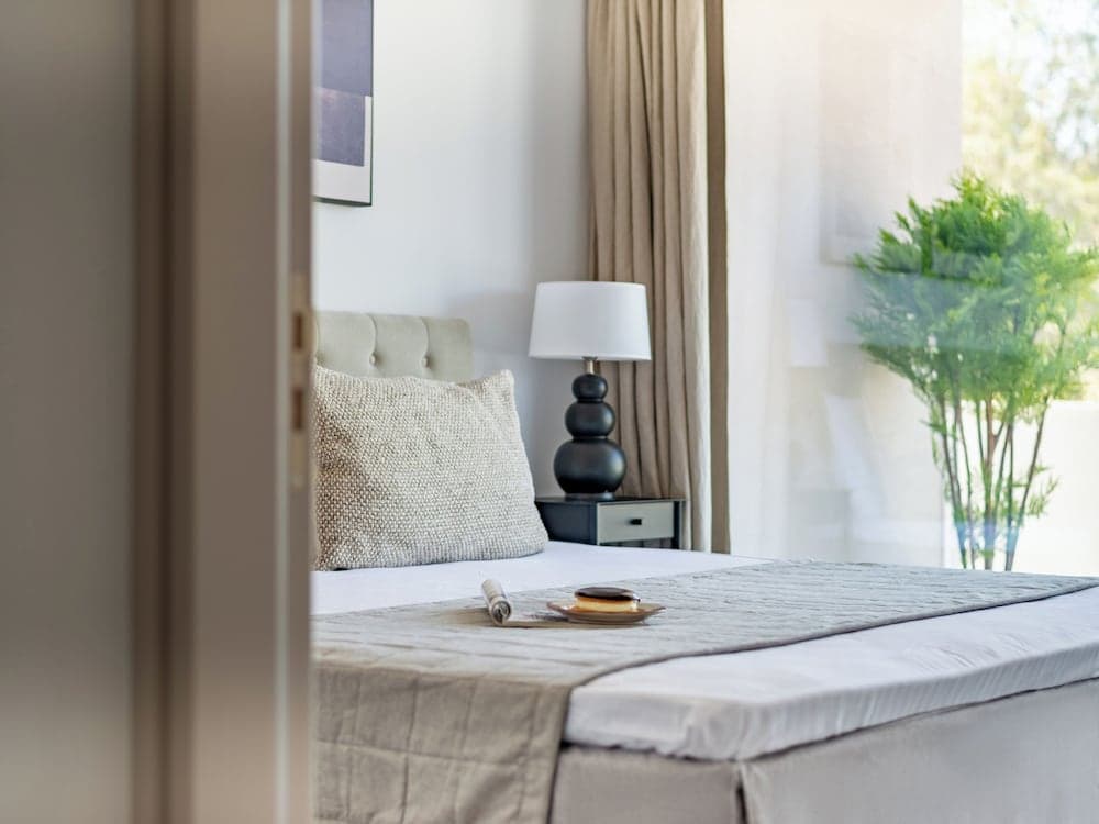 Sanders River Plaza - Jolly 2 Bedroom Apartment With Balcony