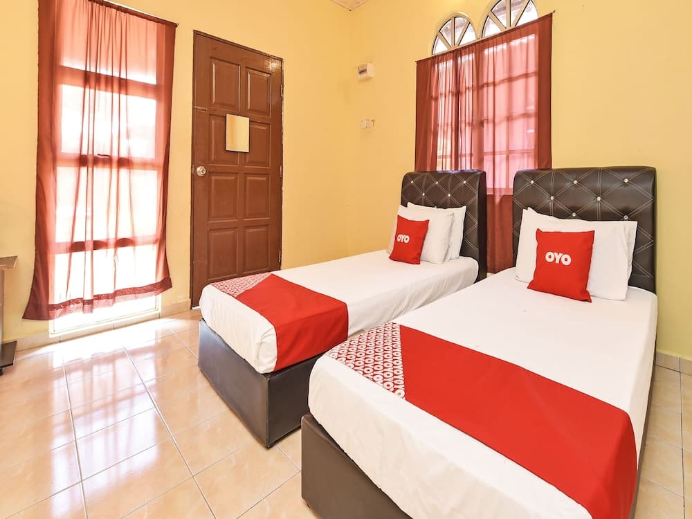 Oyo 90640 D'village River & Cafe Chalet