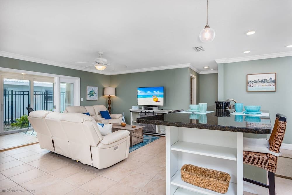 Crystal Sands & Seahorses Beach Villa